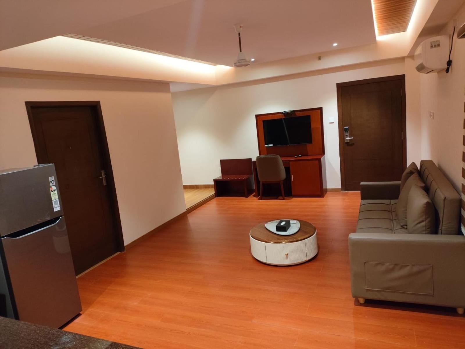 Park Avenue Hotel & Apartments Trichy Tiruchirappalli エクステリア 写真